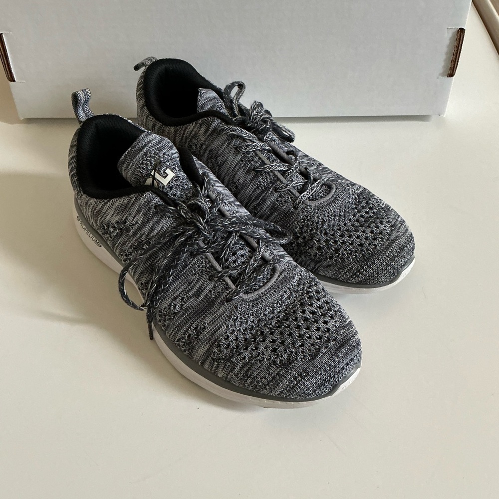 APL Women's TechLoom Pro women Sneaker gray size: 8.5
